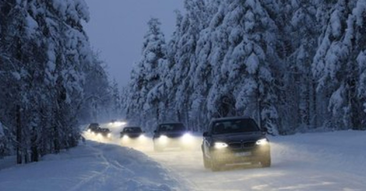 car led lamp: lighting in winter 