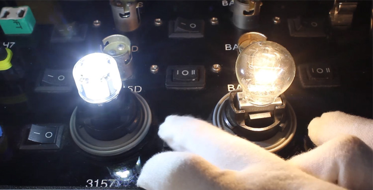 t10 led lamp side marker bulb: T4 new light vs factory halogen lamp02